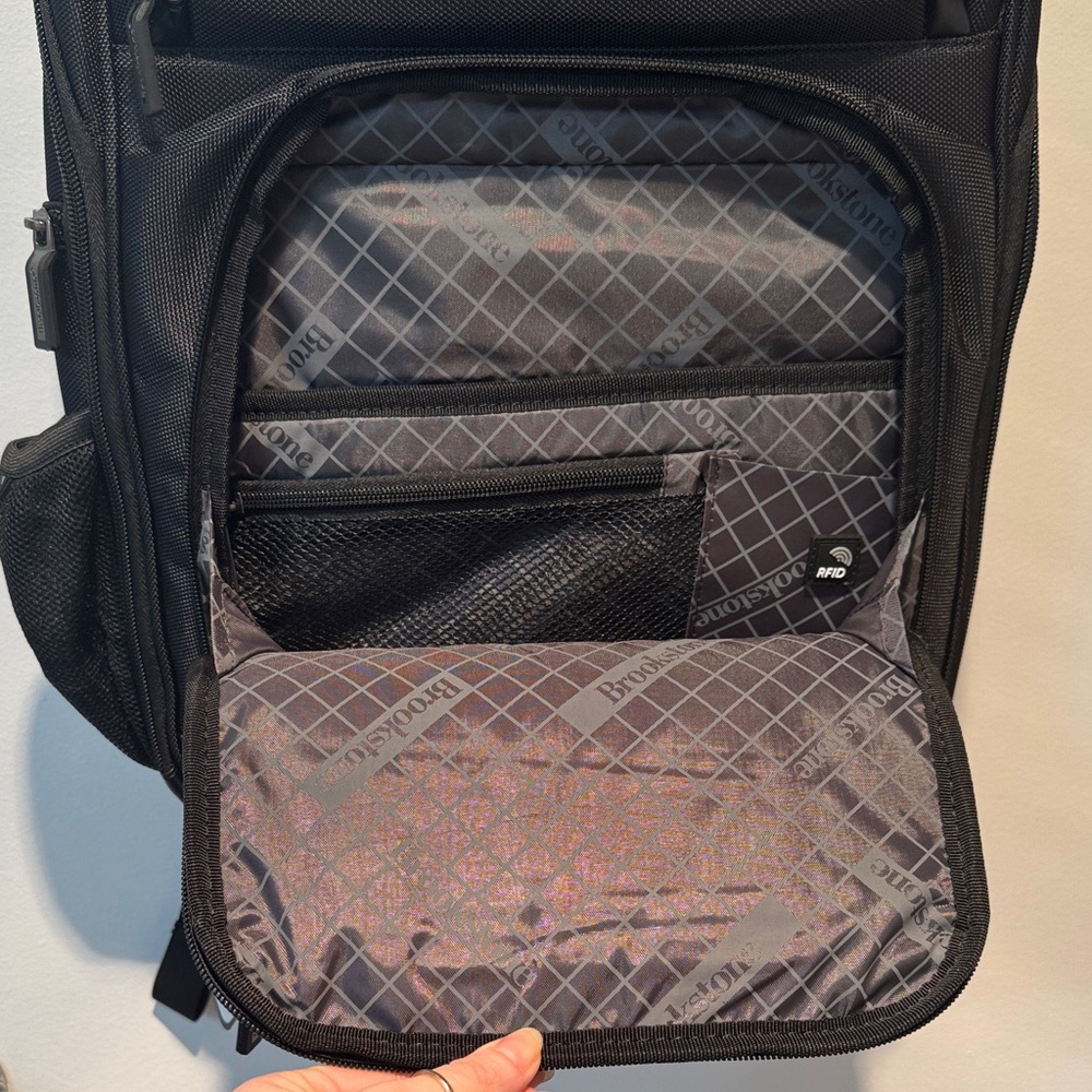 Brookstone Bryce Laptop Travel Backpack - Picture 11 of 15